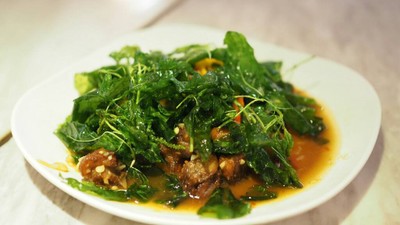 เป็ดกระเพรากรอบ