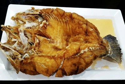 ปลากะพงทอดราดน้ำปลา