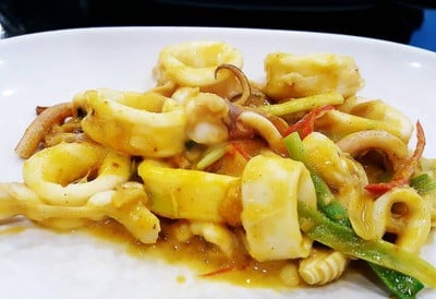 ปลาหมึกผัดไข่เค็ม