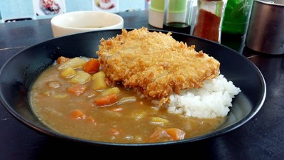 ข้าวแกงกะหรี่หมูทอด