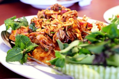 กุ้งพล่า