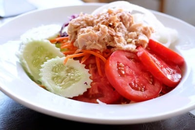 ทูน่าสลัด