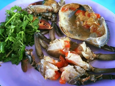 ครัวแต้จิ๋ว คั่วไก่ หมูแดงเตาถ่าน  since 1973 นิมิตใหม่