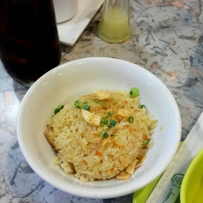 ข้าวกระเทียม