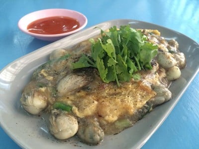 เมนูของร้าน ครัวแต้จิ๋ว คั่วไก่ หมูแดงเตาถ่าน  since 1973 นิมิตใหม่