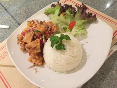 ข้าวไก่ลาบ