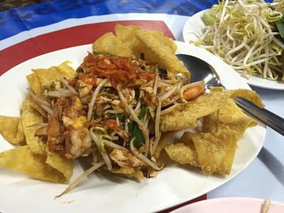 ผัดไทเกี๊ยวกรอบ