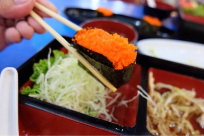 ข้าวปั้นหน้าไข่กุ้ง