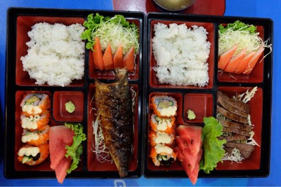 อาหาร หรือ เครื่องดื่ม