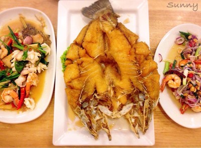 รวมๆ แต่หมึกทอดยังไม่มา