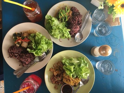 เครื่องแกงหมูนุ่ม/ปลาะกะพงผัดพริก