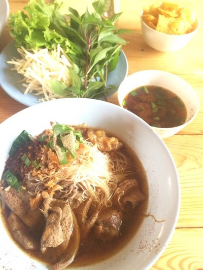 หมี่ขาวหมูตุ๋น