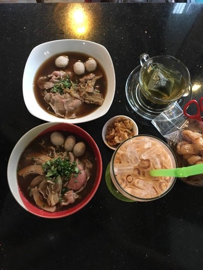 อาหาร หรือ เครื่องดื่ม