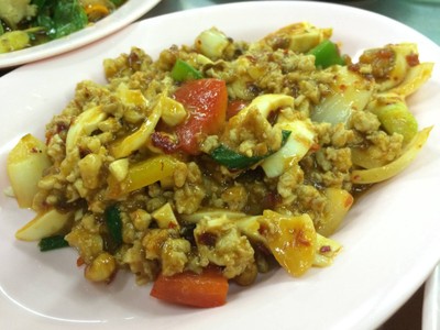 ปลาหมึกไข่เค็มหมูสับ