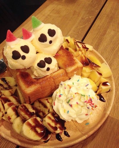 ฮันนี่โทสต์กล้วยและมะม่วง