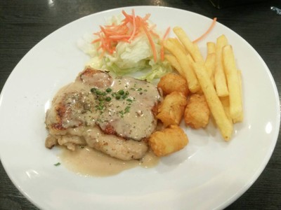 สเต็กไก่ซอสเห็ด