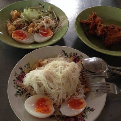 ขนมจีน เต้าคั่ว หน้าสวนสาธารณะ @หาดใหญ่