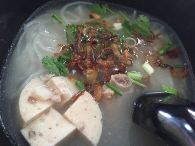 ป้าเหน่ยแหนมเนือง