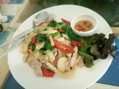 ผัดขี้เมาเส้นใหญ่