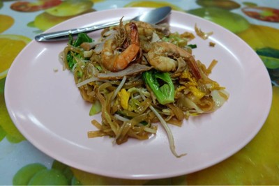 ผัดไทยกุ้งสด