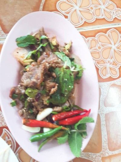 ข้าวหมูน้ำตก