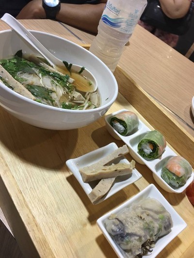 ชุดเฝอหมูยอ