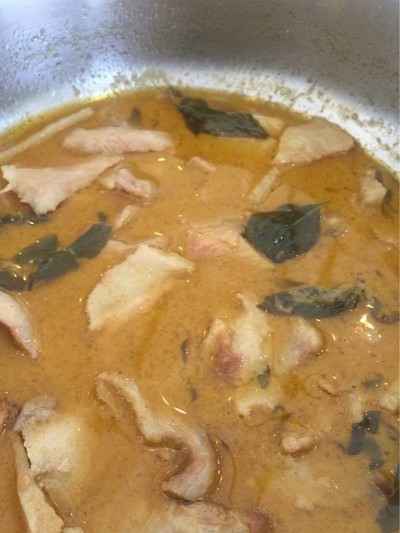 แกงกะทิหมูย่าง