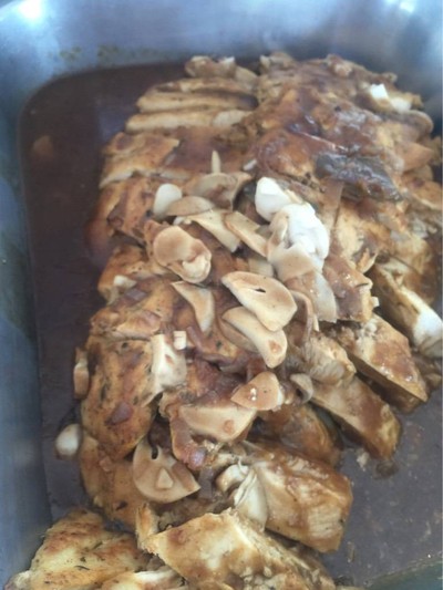 ไก่อบซอสเห็ด