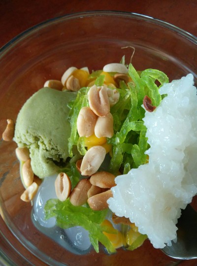 ไอติม ลุงชม (Loong Chom Itim) ไอติม ลุงชม (Loong Chom Itim)