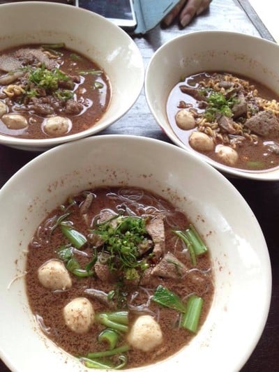 เมนูของร้าน ก๋วยเตี๋ยวเรือแตรดัง ( หลังศาลเจ้าพ่อปู่เรืองฤทธิ์)