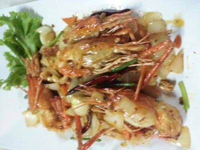กุ้งผัดเม็ดมะม่วง 150-