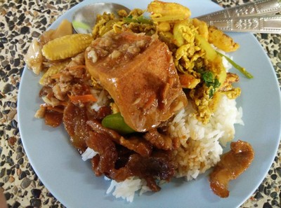 อาหาร หรือ เครื่องดื่ม