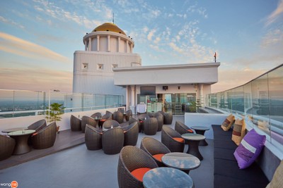 D.I.B. D Varee Inspiration Bar