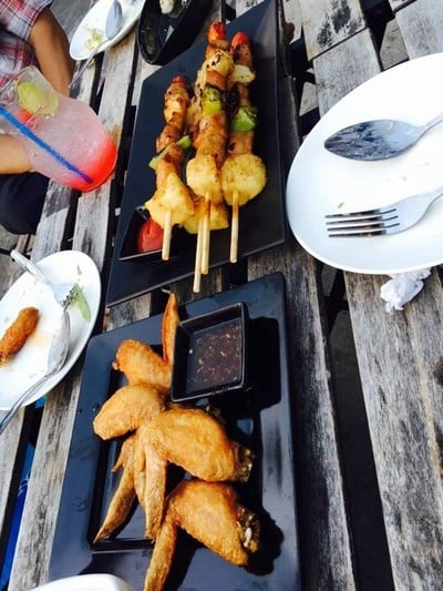 ปีกไก่ทอด และ บาบีคิว