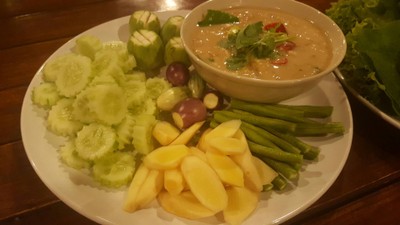 หลนปูทะเลกับผักสด