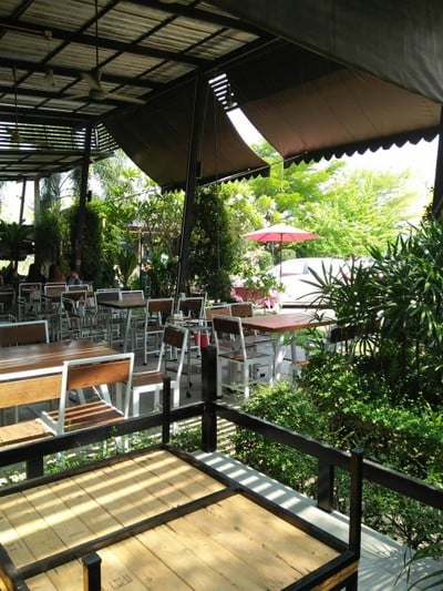 บรรยากาศ อ้นส้มตำปูม้า