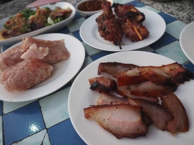 อาหาร หรือ เครื่องดื่ม