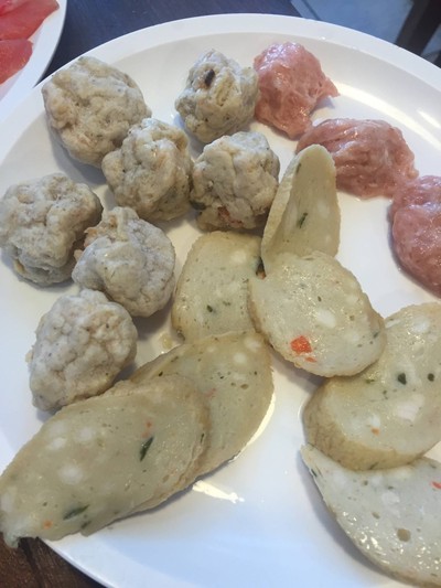 ลูกชิ้นต่างๆ และ หมูเด้ง