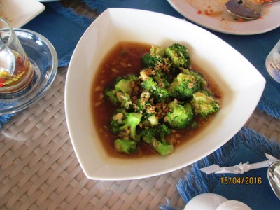 บร็อกโคลีผัดน้ำมันหอย