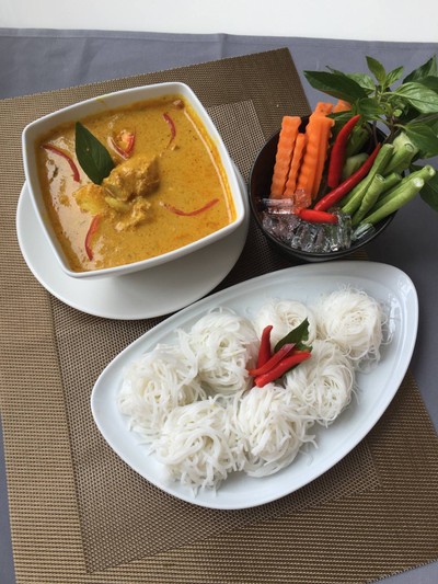 ขนมจีนแกงปู