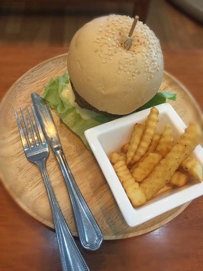 ไจแอ้นเบอร์เกอร์