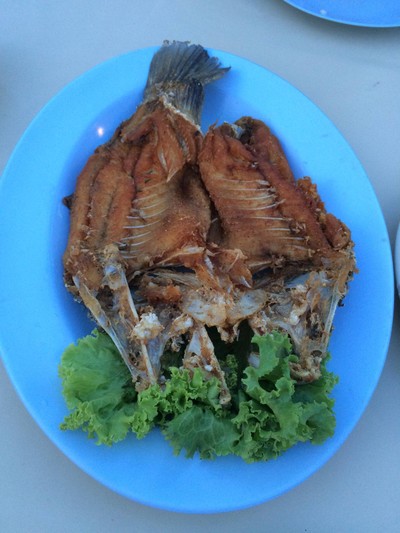ปลากระพงทอดราดน้ำปลา