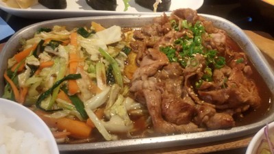 ชุดหมูผัดกะทะร้อน