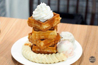 เมนูของร้าน ครีมสตูดิโอ คาเฟ่ โทส เครป เย็น บราวนี่ ฟัดจ์ วาฟเฟิล ไอศรีม บิงซู พระราม2