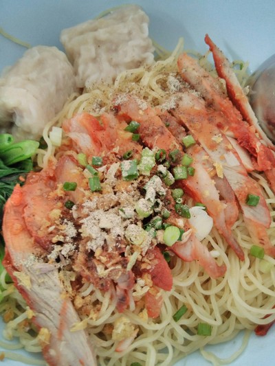 บะหมี่เกี๊ยวแห้งพิเศษ