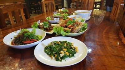 กับข้าวร้านคุ้นลิ้น!!!