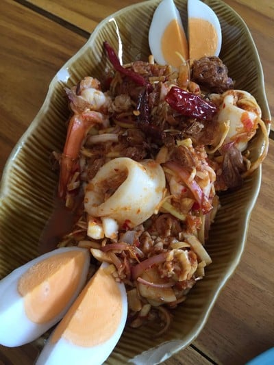 ยำหัวปลีกุ้งสด