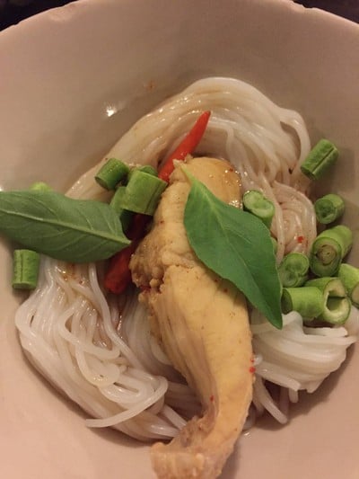 ขนมจีนต้มหม้อปลาร้าปลากระพง
