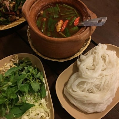 ขนมจีนต้มหม้อปลาร้าปลากระพง