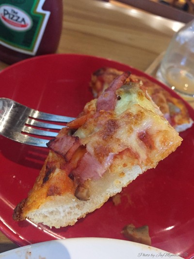 พิซซ่าหน้าแฮมและเห็ด